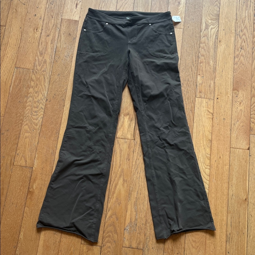 Athleta Medium tall stretch olive green pants